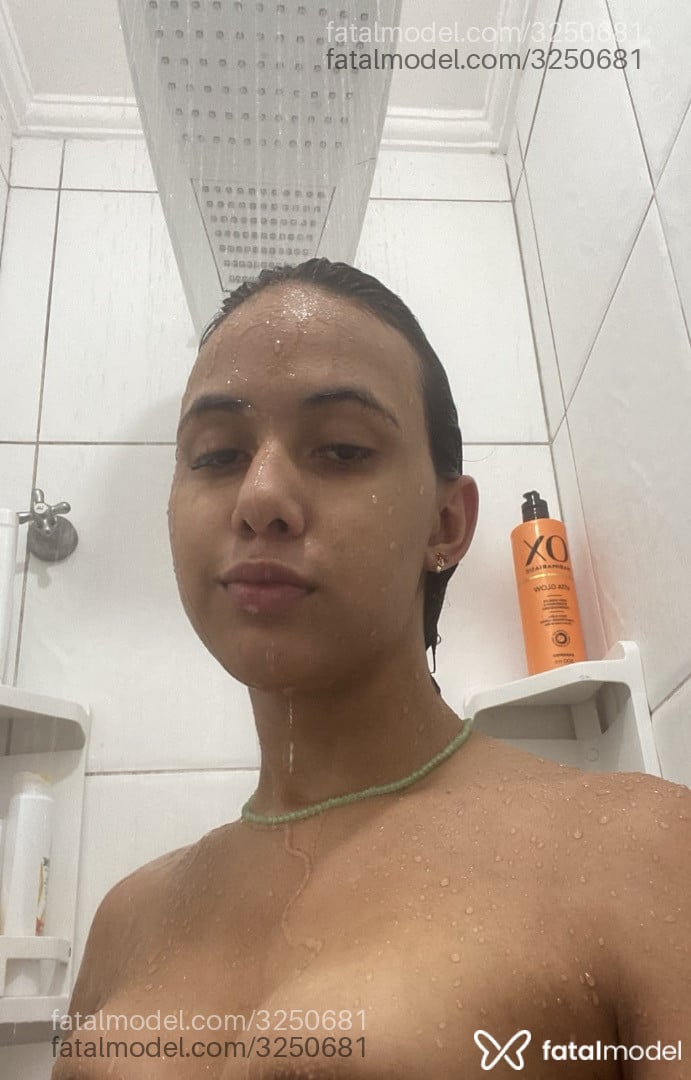 Acompanhante mulher trans morena (o) de olhos castanhos - Steffhany