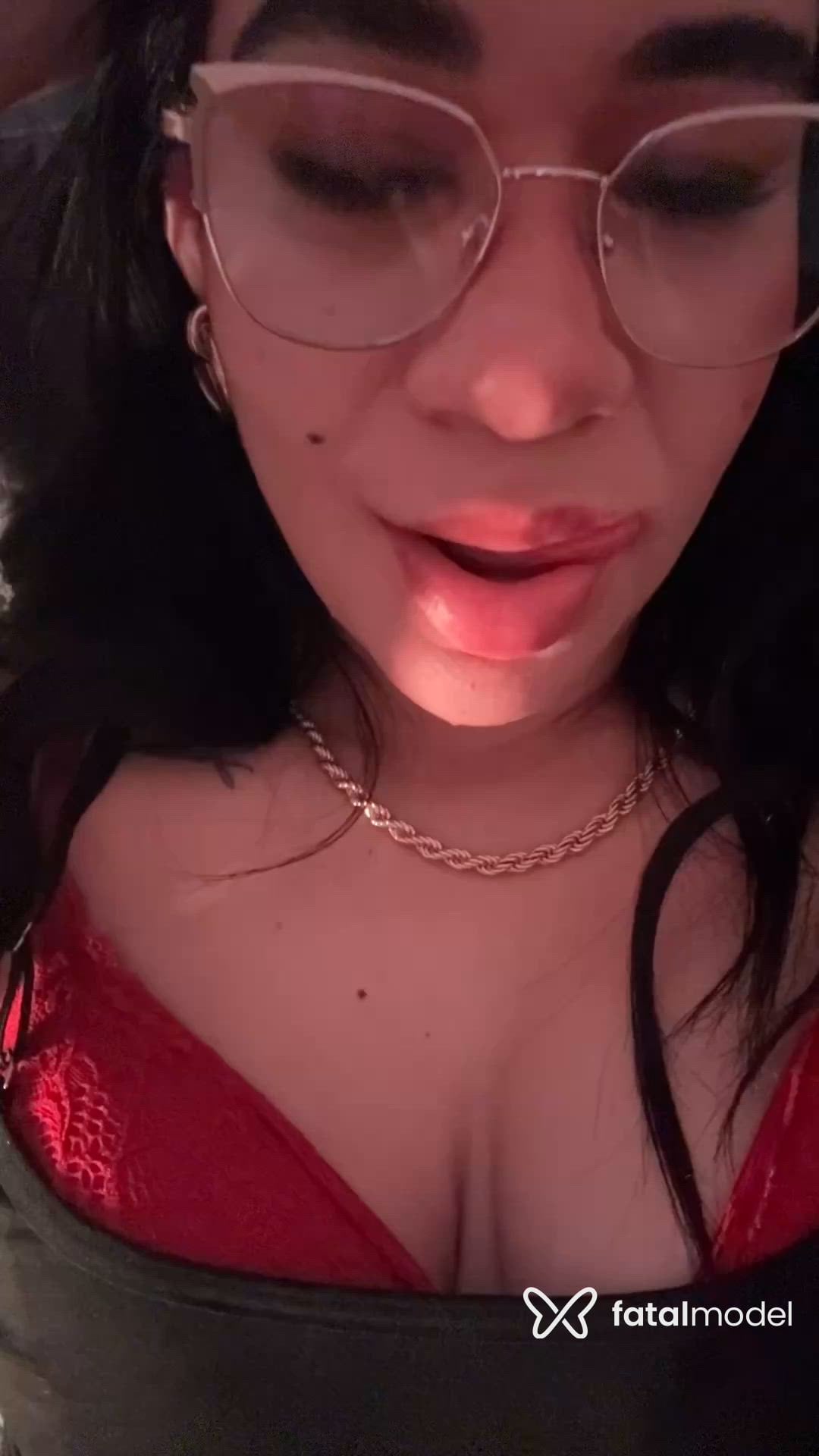Acompanhante mulher morena (o) de olhos castanhos - Fernanda