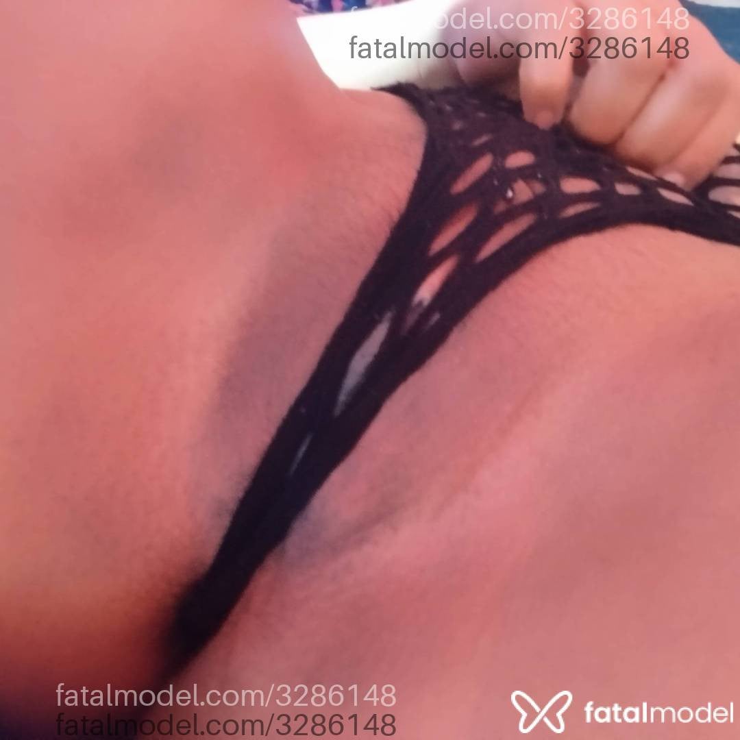 Acompanhante mulher com cabelo castanho de olhos pretos - Indiara Luz