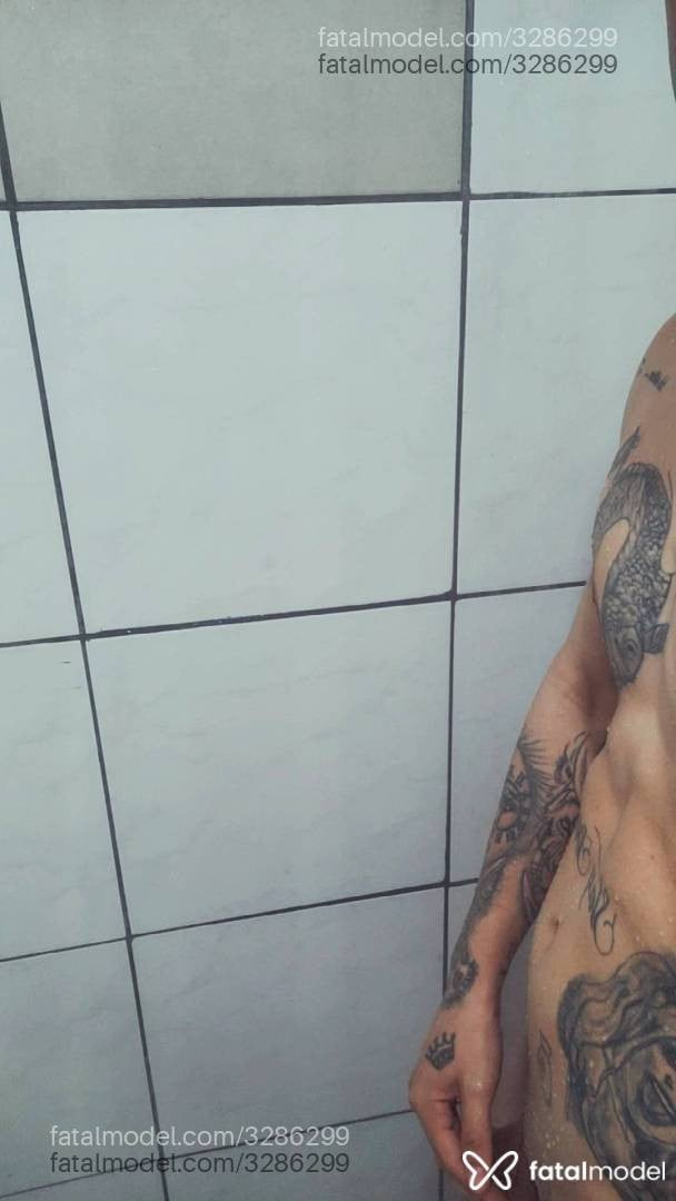 Acompanhante homem com cabelo castanho de olhos verdes - Gabriel