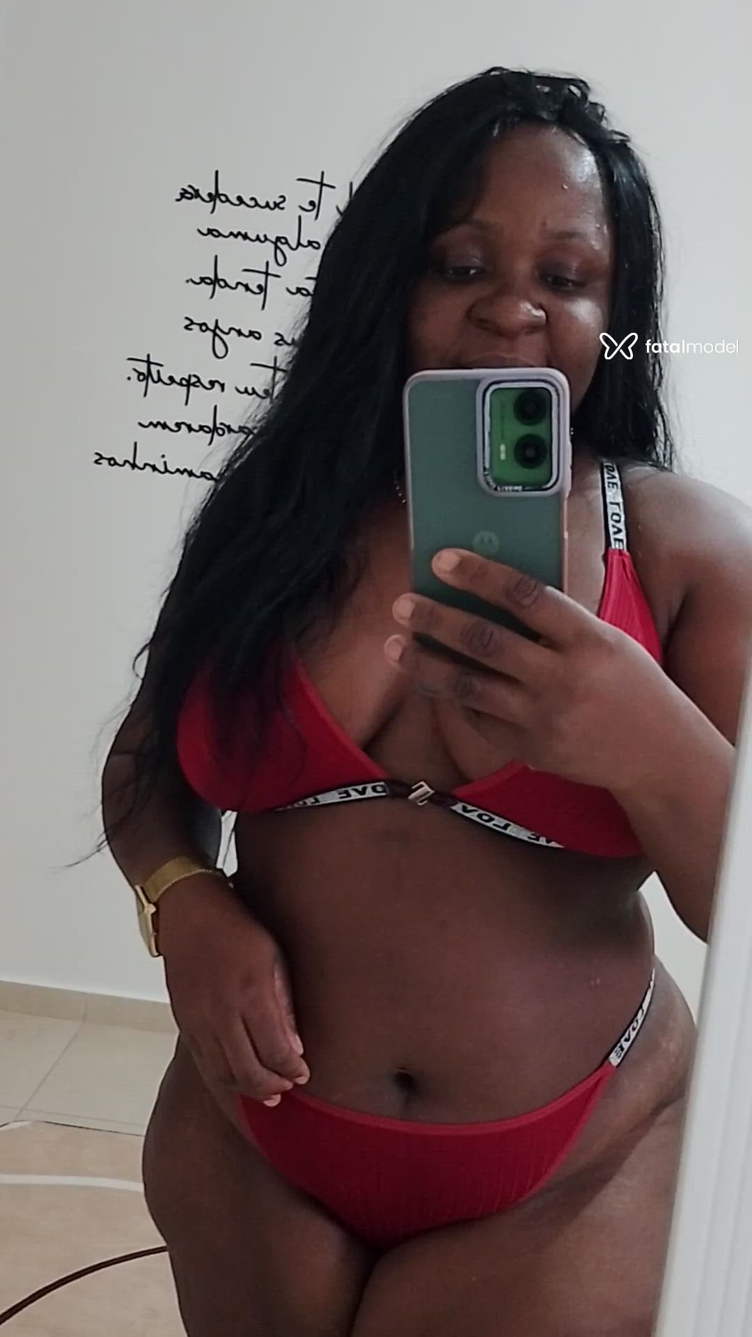 Acompanhante mulher com cabelo castanho de olhos pretos - Paolla