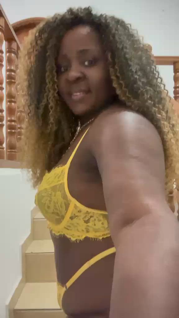 Acompanhante mulher com cabelo castanho de olhos pretos - Paolla