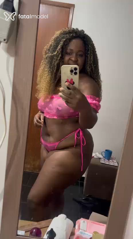 Acompanhante mulher com cabelo castanho de olhos pretos em Catanduva Acompanhante mulher com cabelo castanho de olhos pretos em Catanduva - Paolla