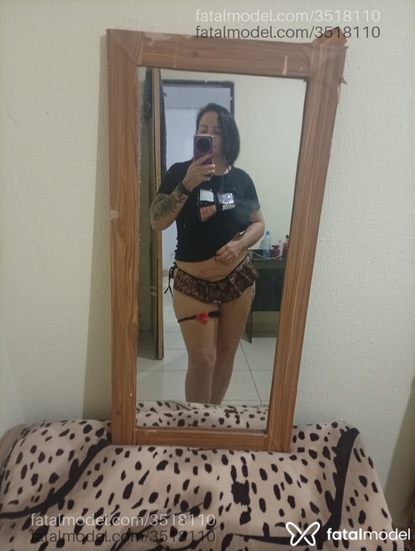 Acompanhante mulher morena (o) de olhos mel - Taynara