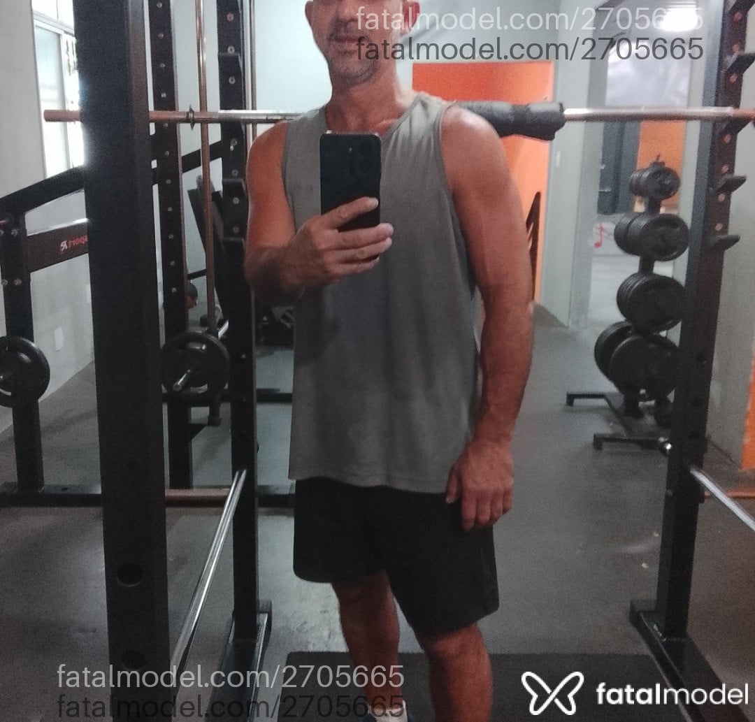 Acompanhante homem com cabelo castanho de olhos castanhos - Gregorio