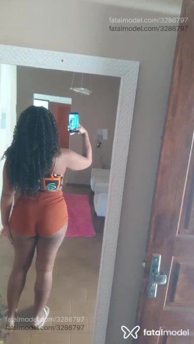 Acompanhante mulher morena (o) de olhos castanhos - Gisele Santos