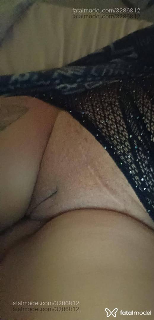 Acompanhante mulher com cabelo castanho de olhos verdes em São José - Julia