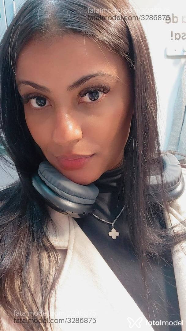 Acompanhante mulher morena (o) de olhos pretos - Jessy