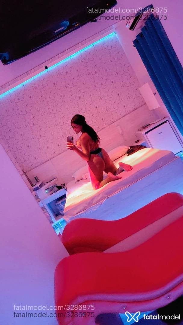 Acompanhante mulher morena (o) de olhos pretos - Jessy