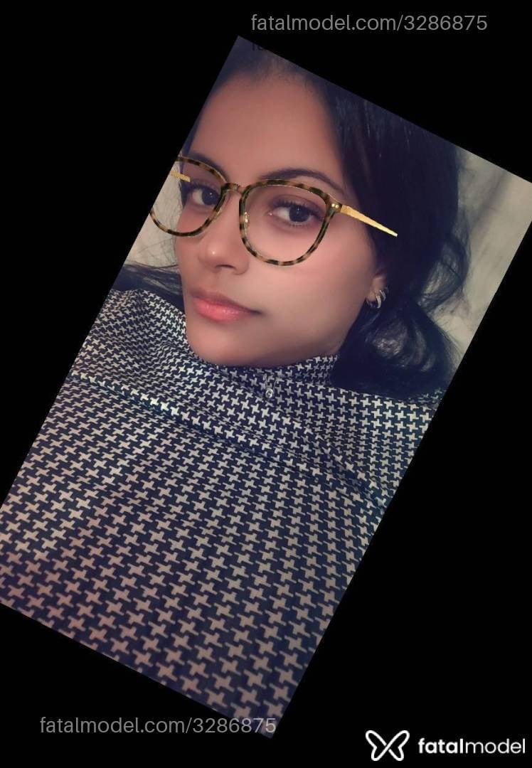 Acompanhante mulher morena (o) de olhos pretos - Jessy