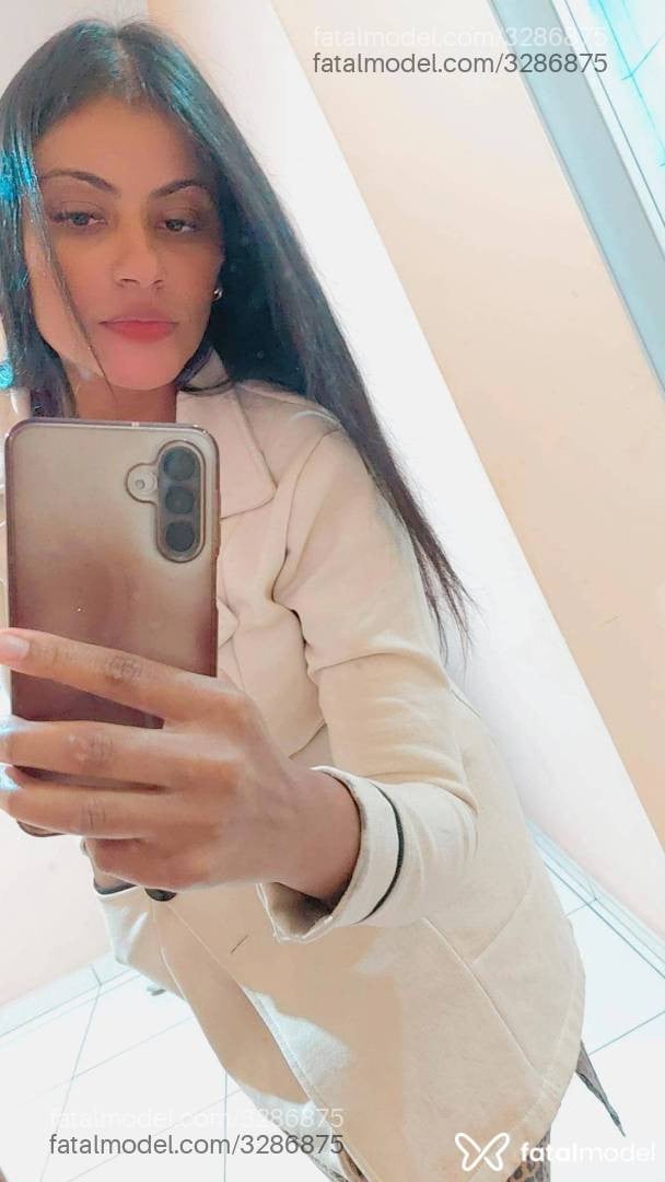 Acompanhante mulher morena (o) de olhos pretos - Jessy