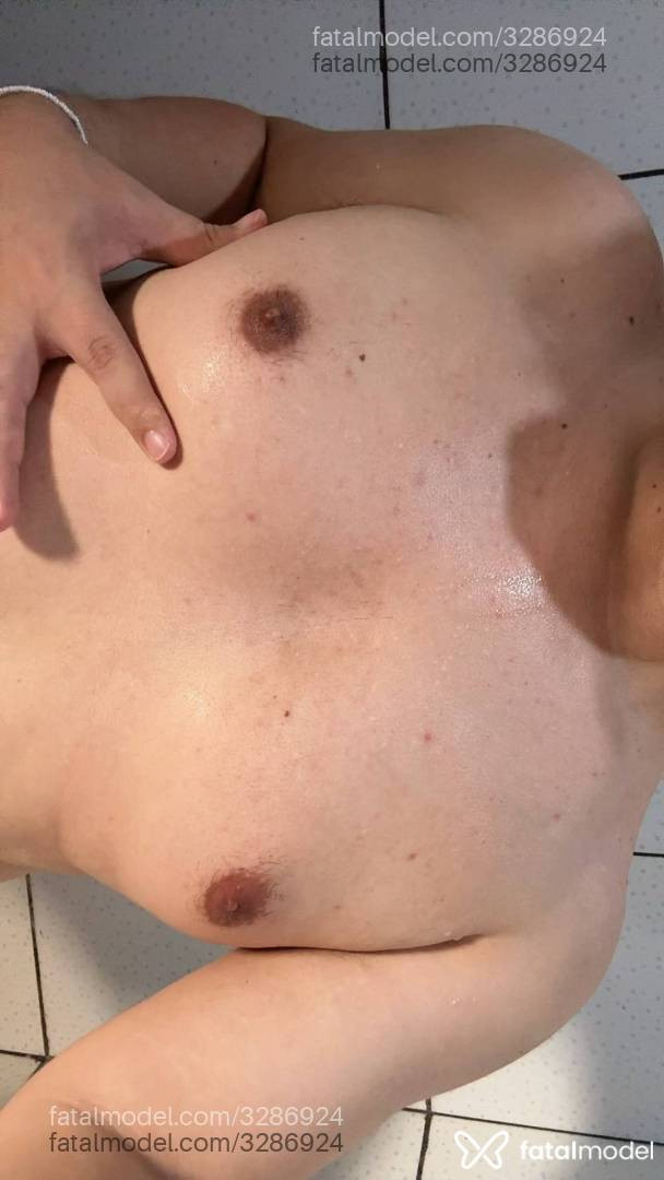Acompanhante homem morena (o) de olhos castanhos - Passivogentil