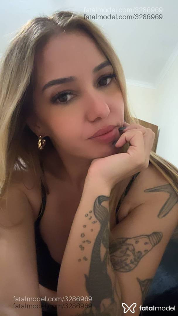 Acompanhante mulher loira (o) de olhos castanhos - Anny Ricieri
