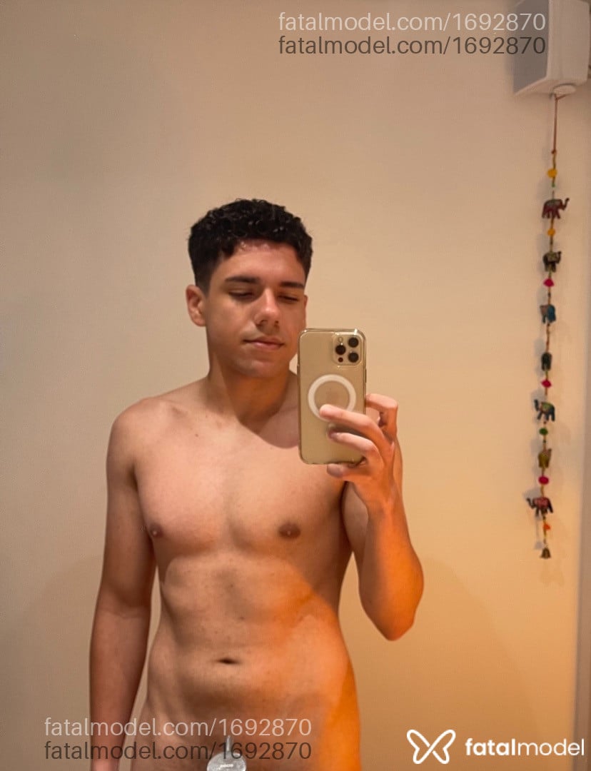 Acompanhante homem morena (o) de olhos pretos - Lucas