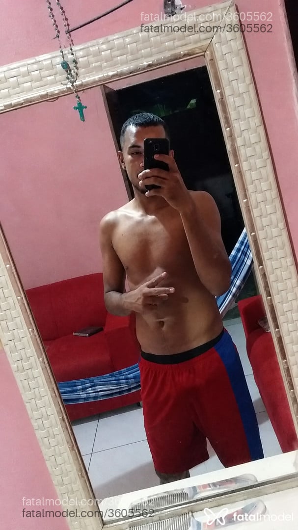 Acompanhante homem morena (o) de olhos castanhos - Mateus Pinheiro