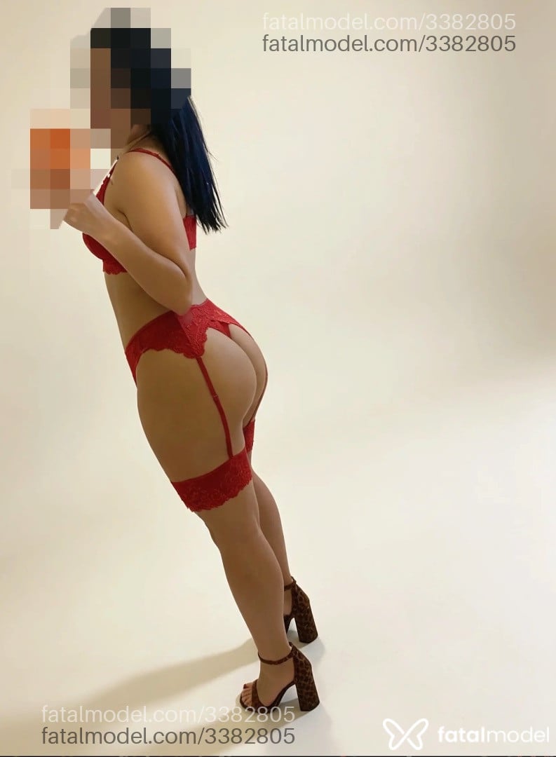 Acompanhante mulher morena (o) de olhos pretos - Bárbara Borges