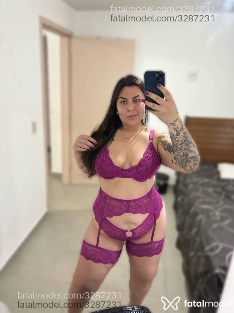 Acompanhante mulher com cabelo castanho de olhos verdes - Bruna Ventura