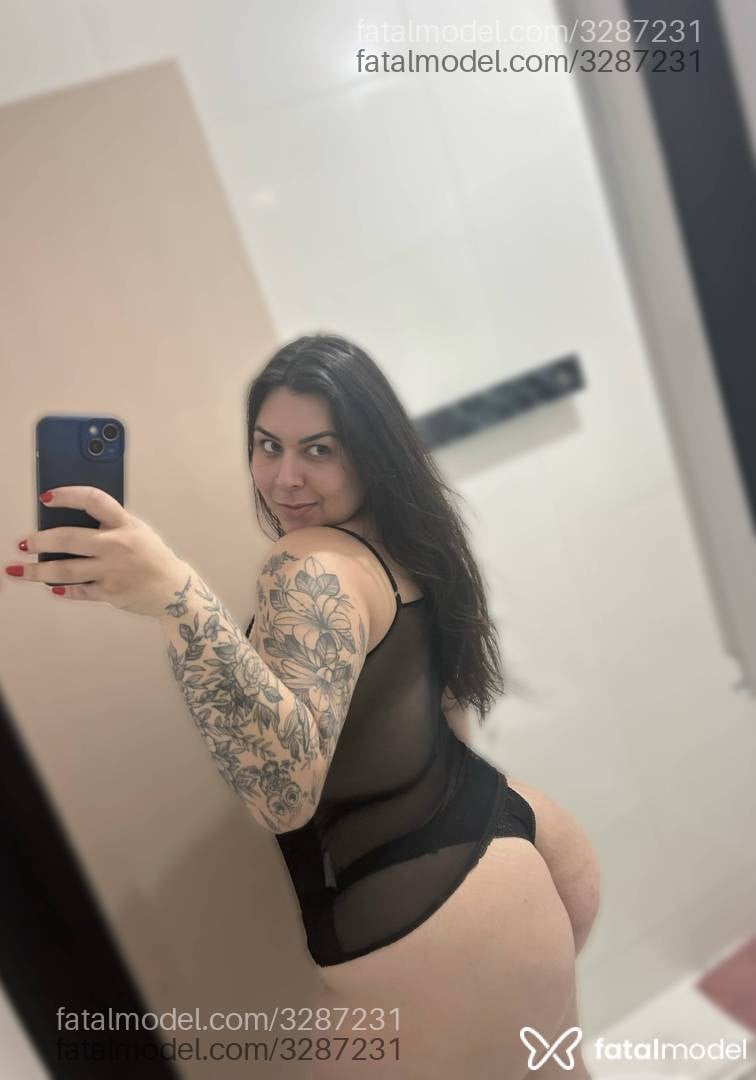 Acompanhante mulher com cabelo castanho de olhos verdes - Bruna Ventura