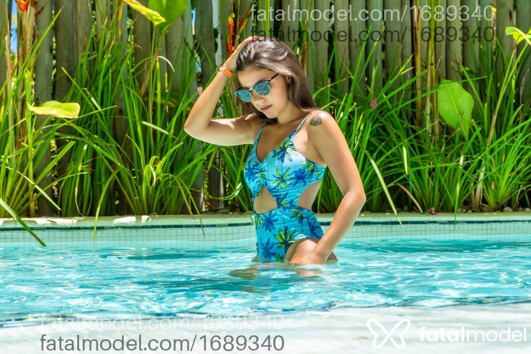 Acompanhante mulher com cabelo castanho de olhos castanhos - Alice