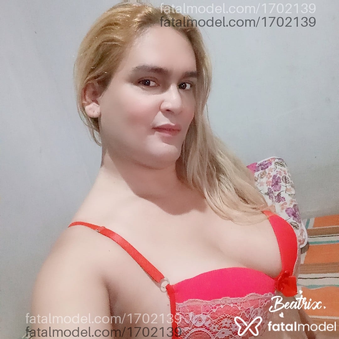 Acompanhante mulher trans loira (o) de olhos castanhos - Tamara ayalla