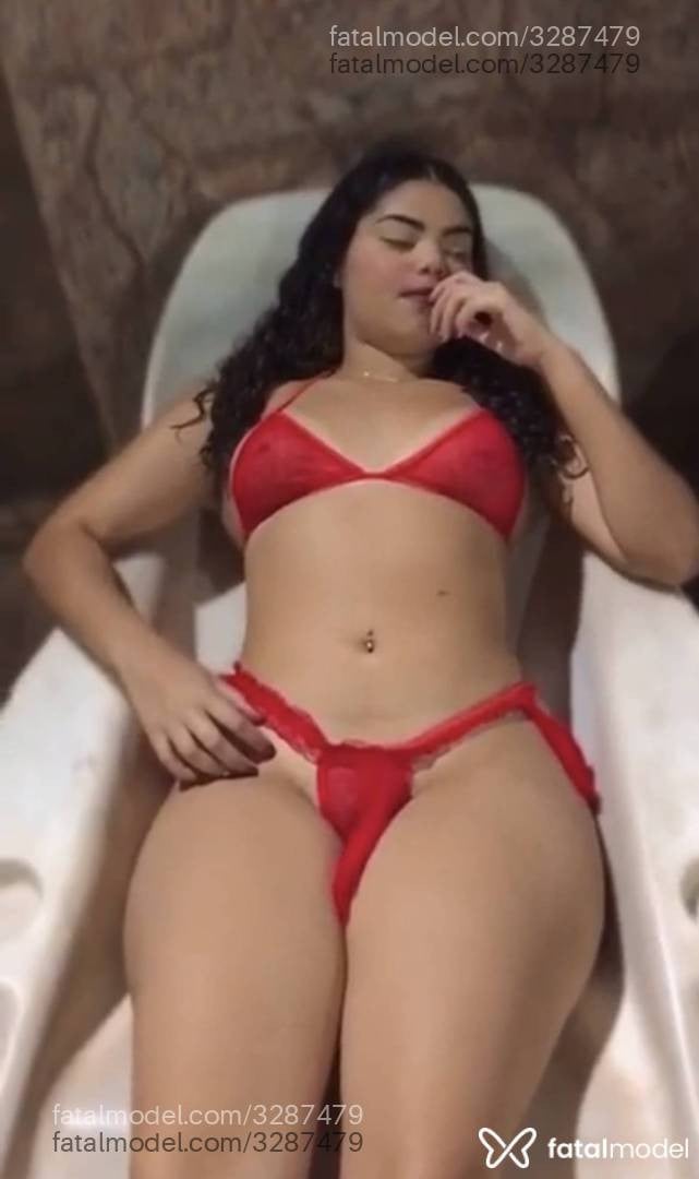Acompanhante mulher com cabelo castanho de olhos mel em Rio de Janeiro - Vitória Sabrine