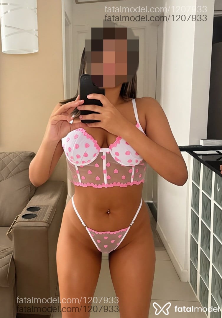 Acompanhante mulher com cabelo castanho de olhos castanhos - Ingrid