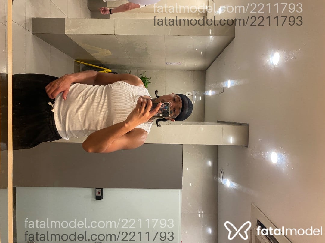 Acompanhante homem morena (o) de olhos pretos - Gustavo