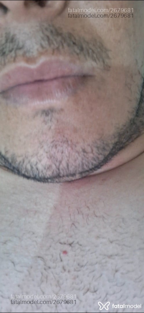 Acompanhante homem com cabelo castanho de olhos castanhos - Dunga