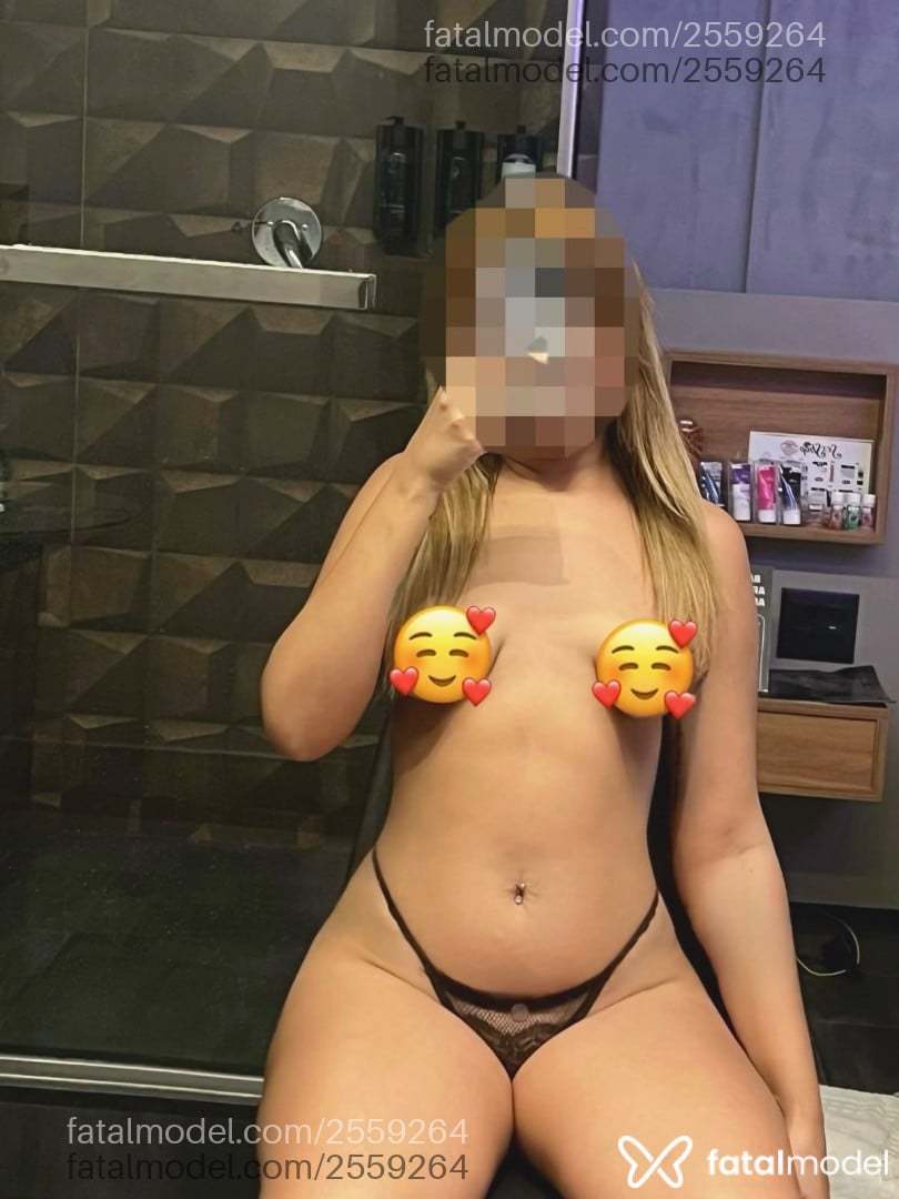 Acompanhante mulher loira (o) de olhos pretos - Bella