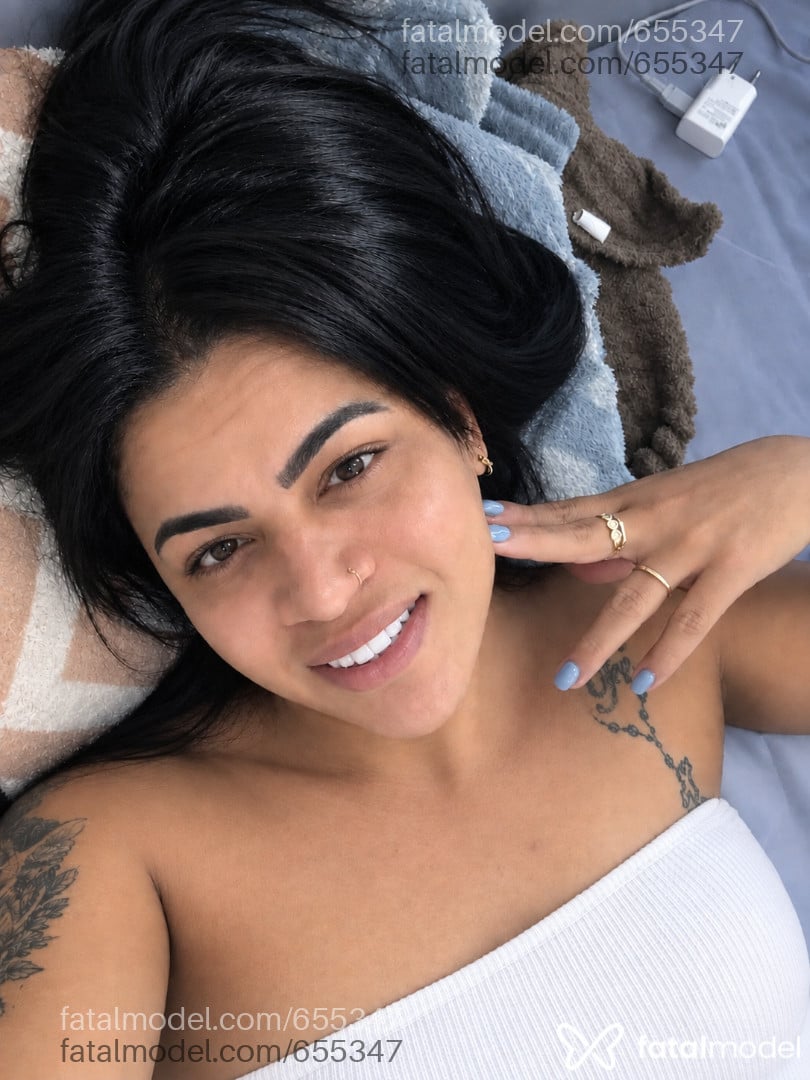 Acompanhante travesti morena (o) de olhos castanhos - Ágatha Arrais