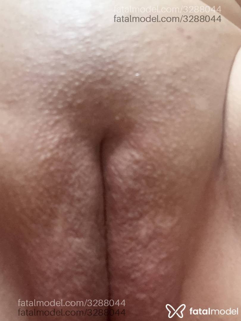 Acompanhante mulher morena (o) de olhos verdes - Sara Santine