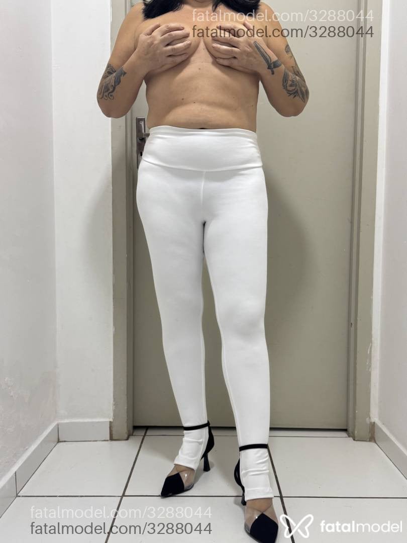 Acompanhante mulher morena (o) de olhos verdes - Sara Santine