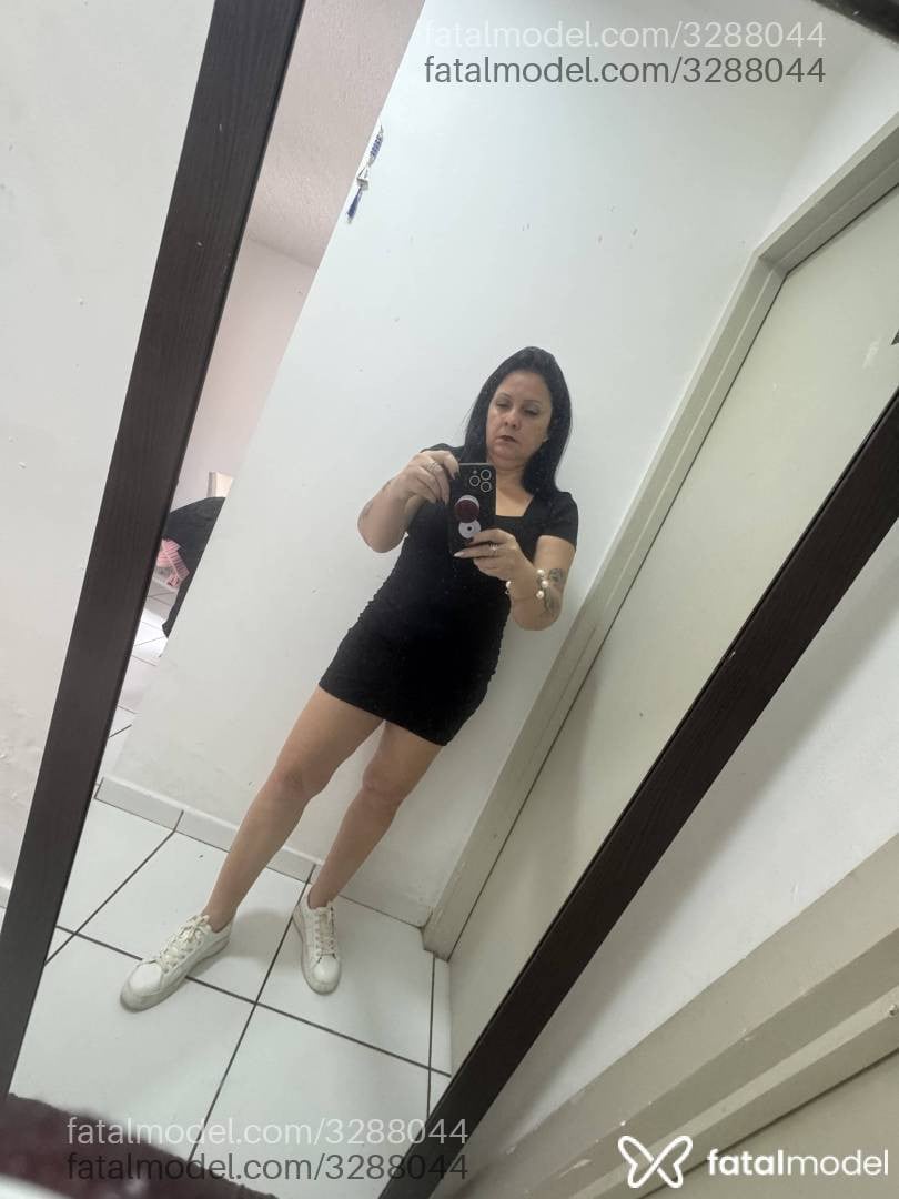 Acompanhante mulher morena (o) de olhos verdes - Sara Santine