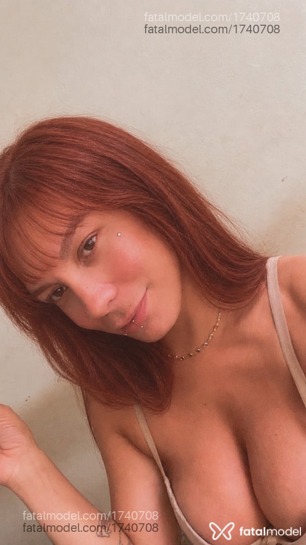 Acompanhante mulher trans morena (o) de olhos castanhos - Larissa