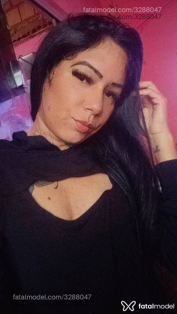 Acompanhante mulher morena (o) de olhos castanhos - Morena