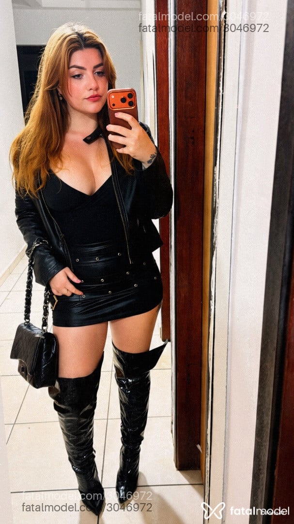 Acompanhante mulher ruiva (o) de olhos azuis - Thata