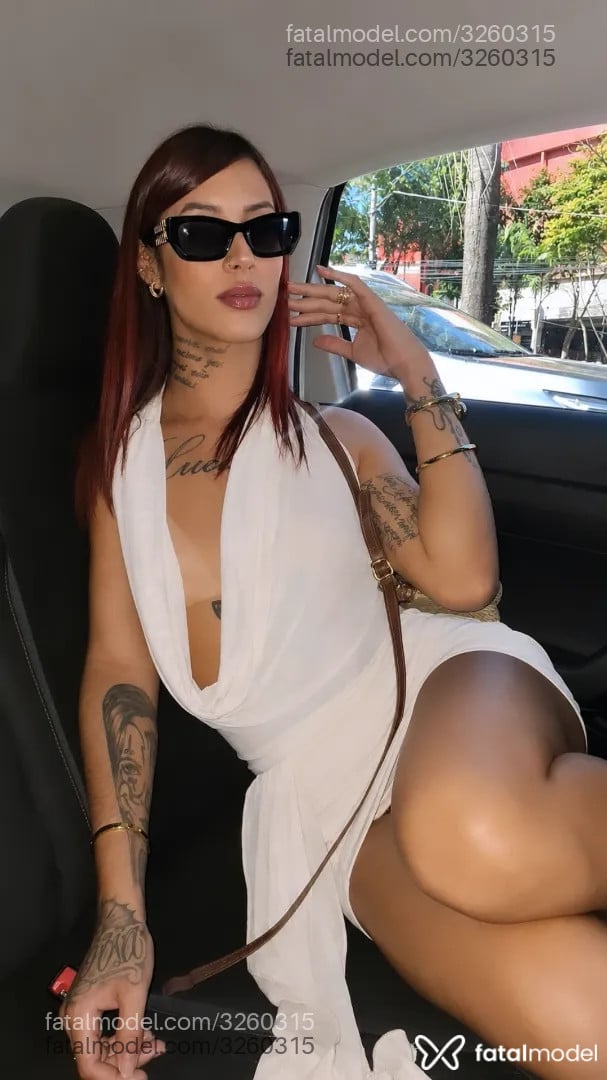 Acompanhante mulher trans ruiva (o) de olhos castanhos - Emanuelle Dotadin