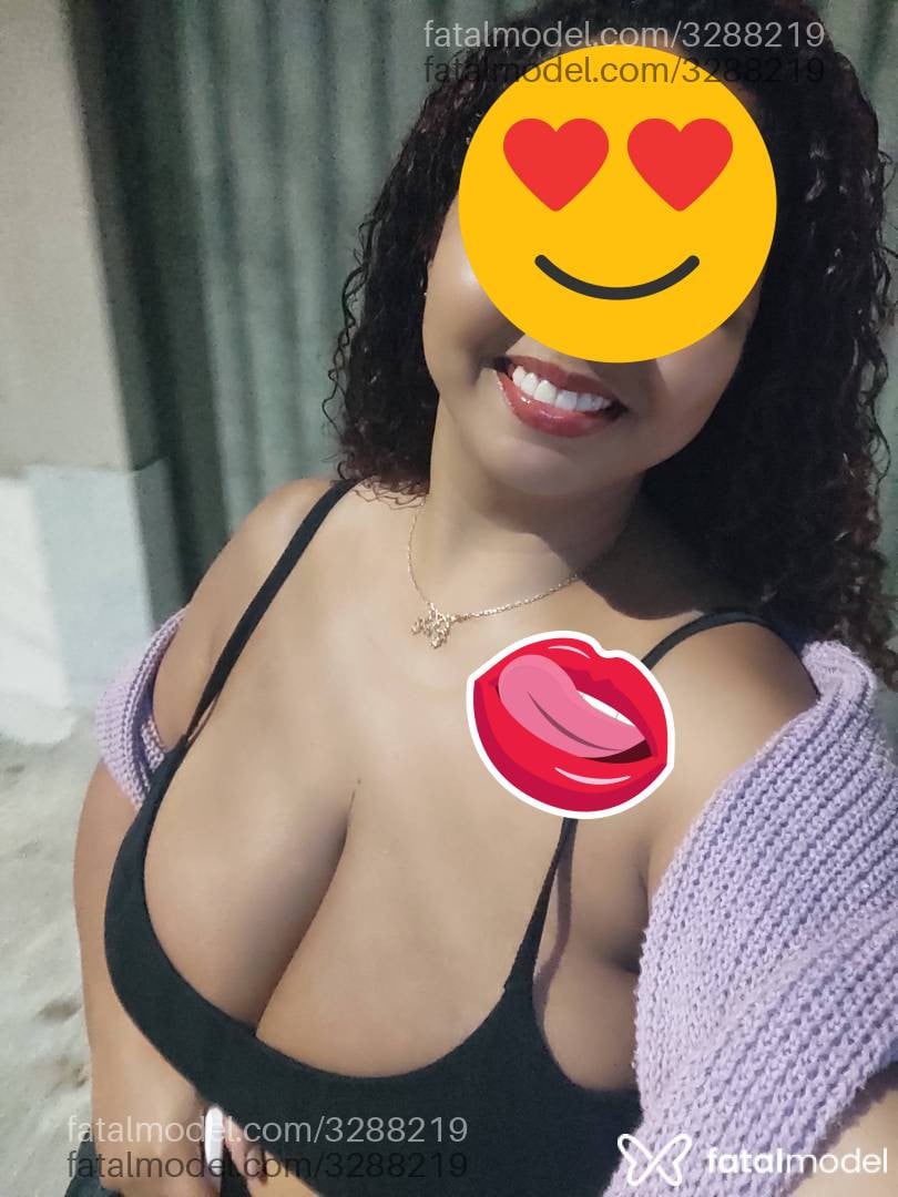 Acompanhante mulher morena (o) de olhos pretos - Evelin