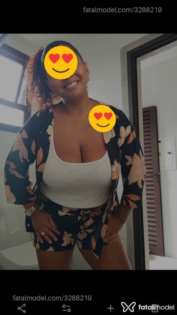 Acompanhante mulher morena (o) de olhos pretos - Evelin