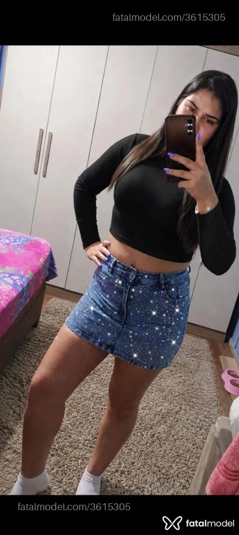 Acompanhante mulher morena (o) de olhos verdes - Amanda