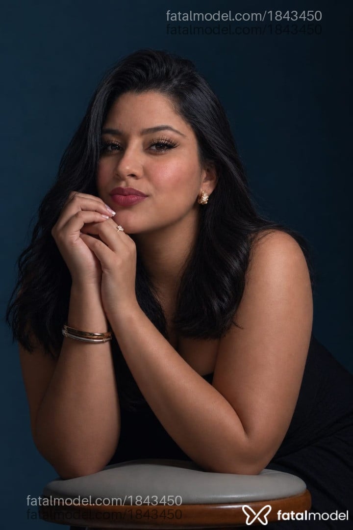 Acompanhante mulher morena (o) de olhos castanhos - Paola