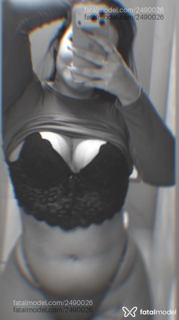 Acompanhante mulher morena (o) de olhos castanhos - Natália