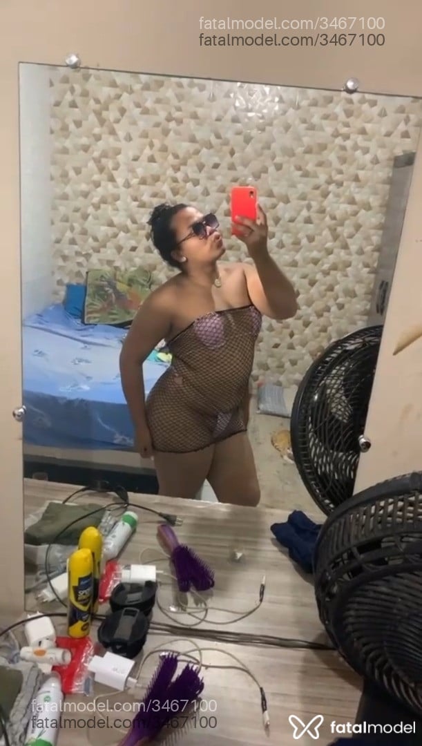 Acompanhante mulher trans morena (o) de olhos castanhos - Nathi Fernandes