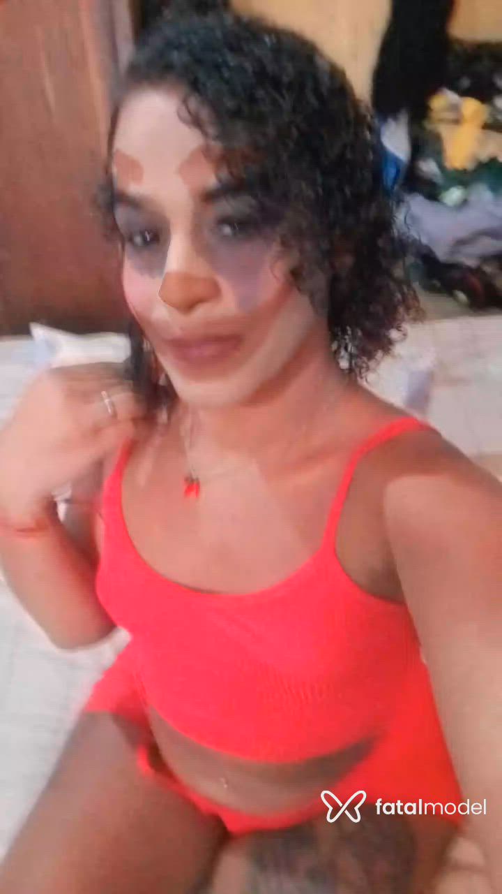 Acompanhante mulher trans morena (o) de olhos pretos - Brenda Campos
