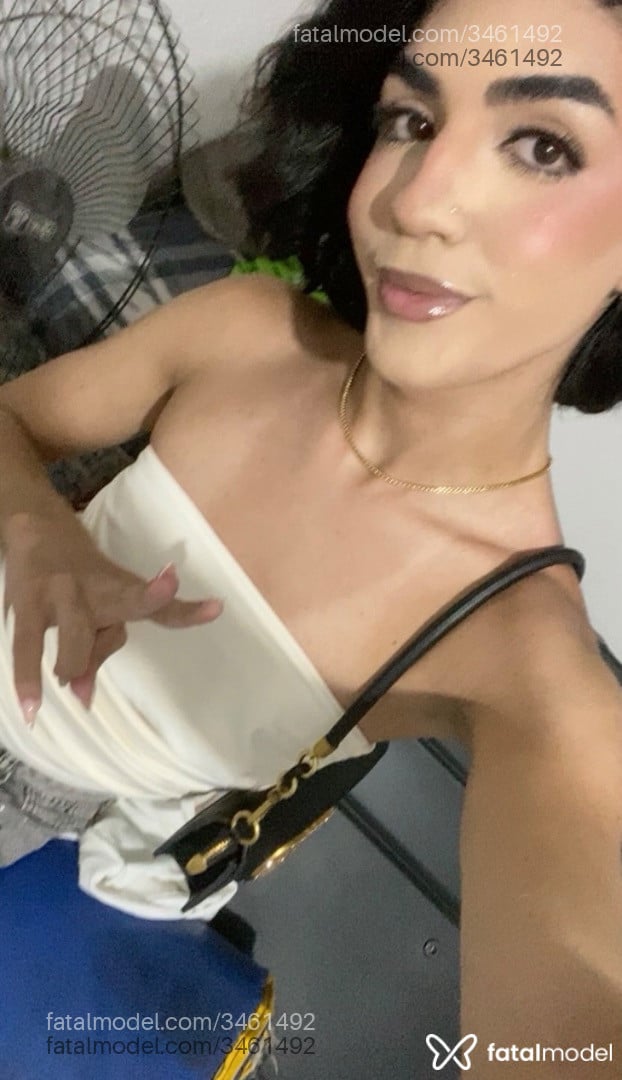 Acompanhante mulher trans morena (o) de olhos castanhos - Isabella