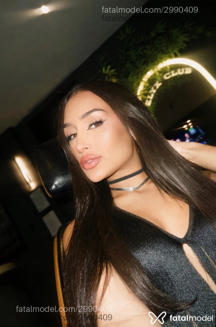 Acompanhante mulher morena (o) de olhos castanhos - Sophia
