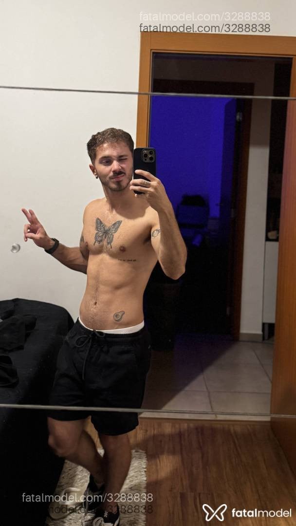 Acompanhante homem loira (o) de olhos castanhos em Virtual - Garotxxx