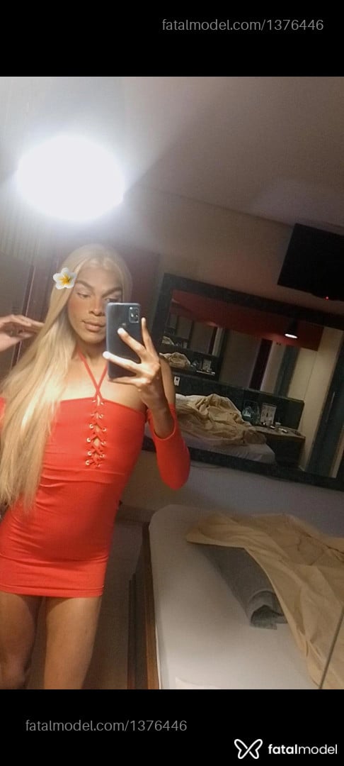 Acompanhante travesti com cabelo castanho de olhos castanhos - Kyara Dantas