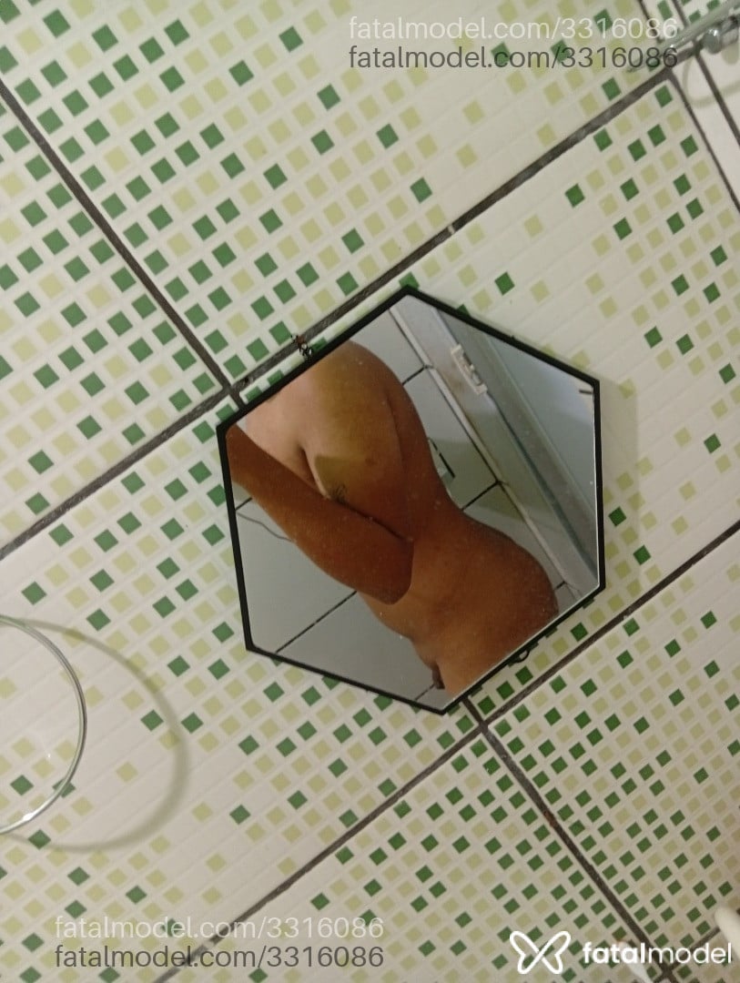 Acompanhante homem morena (o) de olhos pretos - Freitas