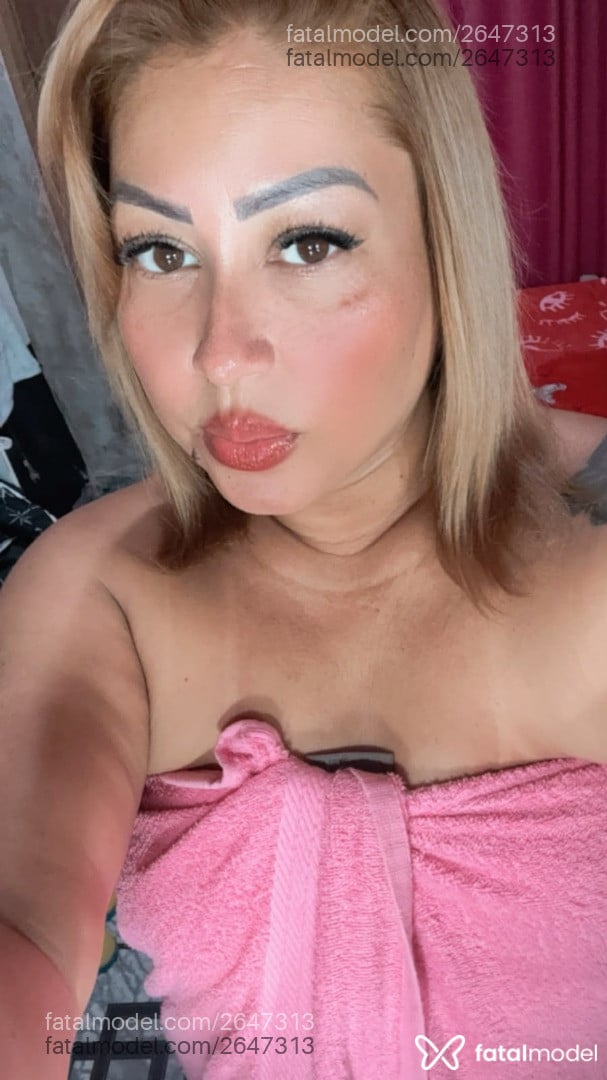 Acompanhante mulher loira (o) de olhos castanhos - Gigi Giselle